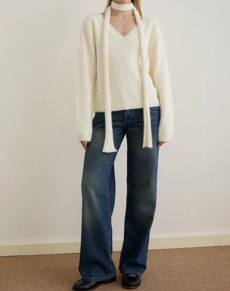 Dikara Jumper with Scarf in Knit Off White