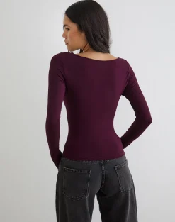 Donela Long Sleeve Top with Flower Ring in Redwood