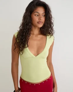 Emberly Plunge Top in Pistachio