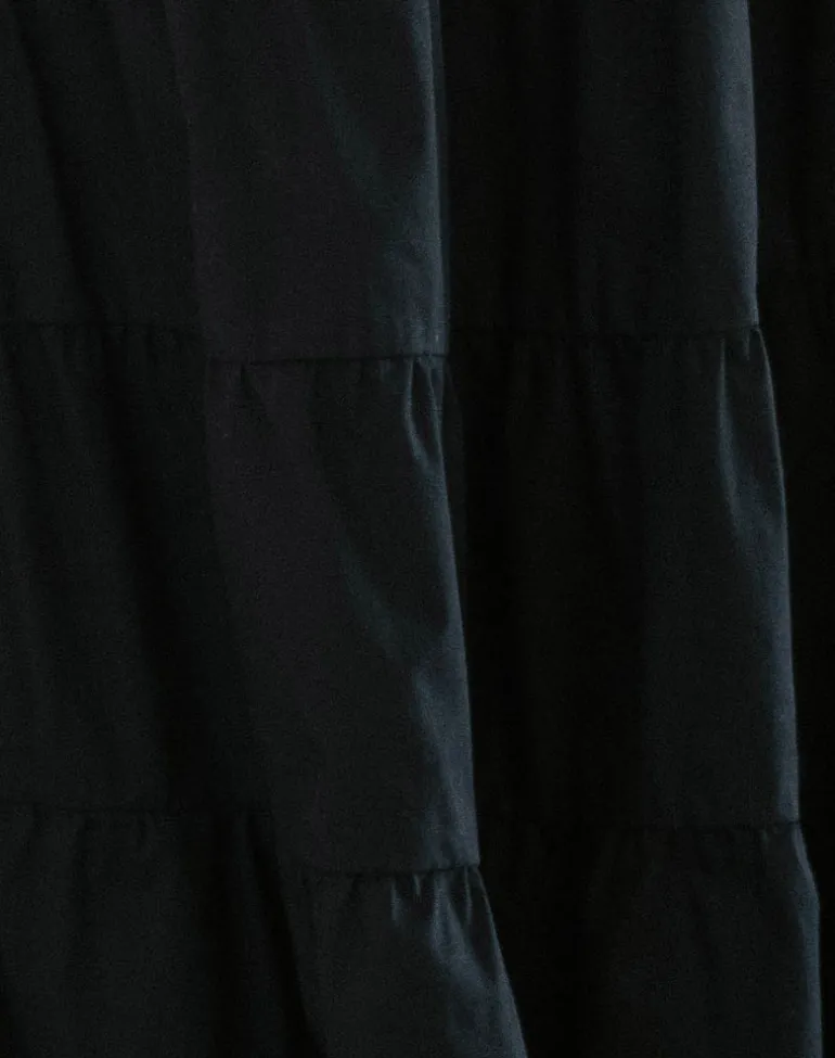 Izumi Tiered Midi Skirt in Poplin Black