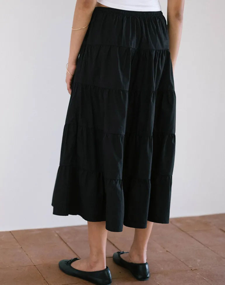 Izumi Tiered Midi Skirt in Poplin Black