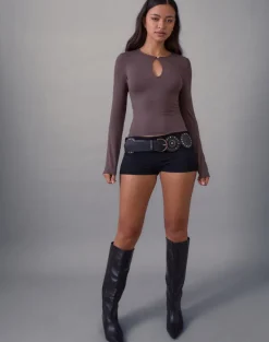 Jenji Long Sleeve Top with Pearl Button in Peppercorn