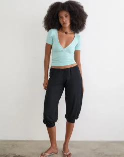 Kurty Capri Trouser in Rayon Jersey Black