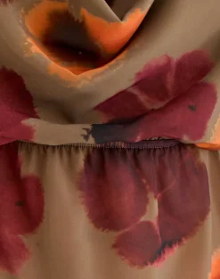 Mahda Top in Chiffon Petals Script Olive