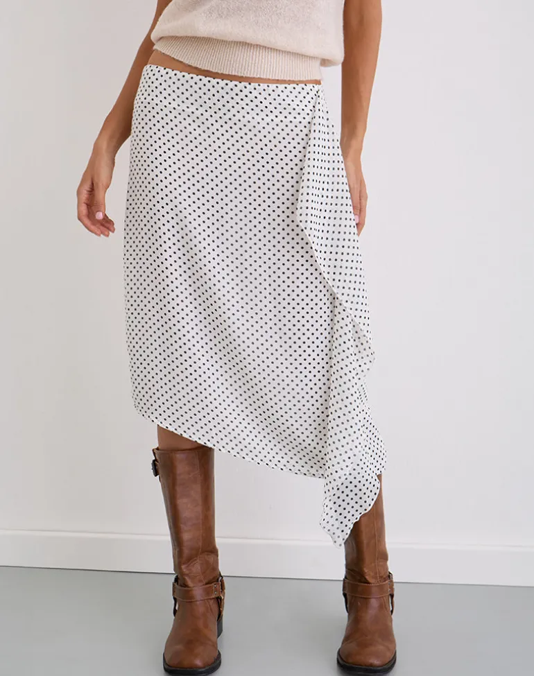 Neza Midi Skirt in White Basic Polka Black