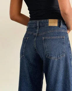 Roomy Extra Wide Low Rise Jeans in Mid Indigo Blue
