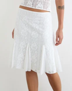 Saiwa Midi Skirt in Floral Lace White