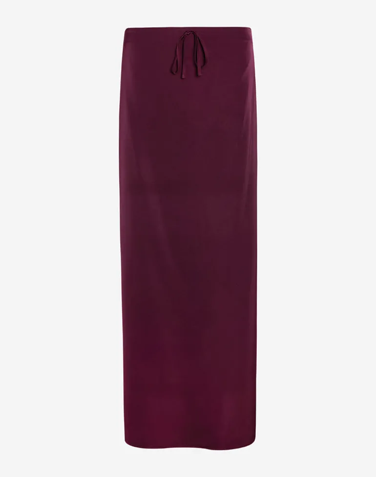 Sarinem Maxi Skirt in Satin Burgundy