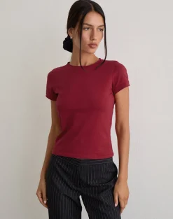 Sutin Tee in Adrenaline Red