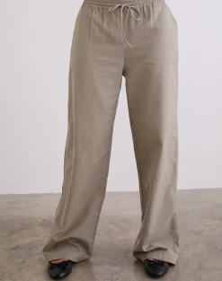 Wasic Wide Leg Trouser in Biscotti